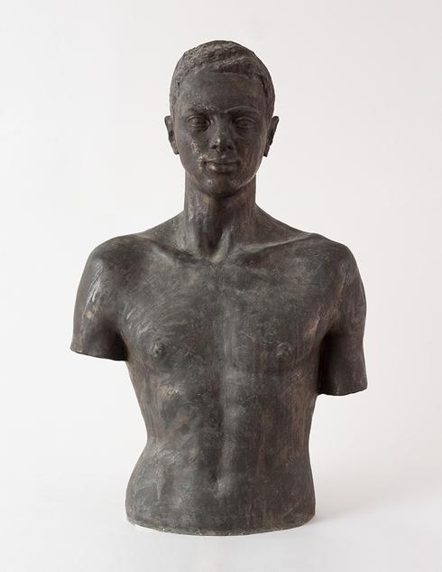 "עמנואל הטייס" פסל של יעקב לוצ'נסקי. באדיבות מוזיאון פתח תקוה
