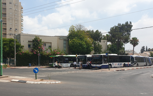 מסוף האוטובוסים ליד בית רבקה. צילום: מתן דויטש